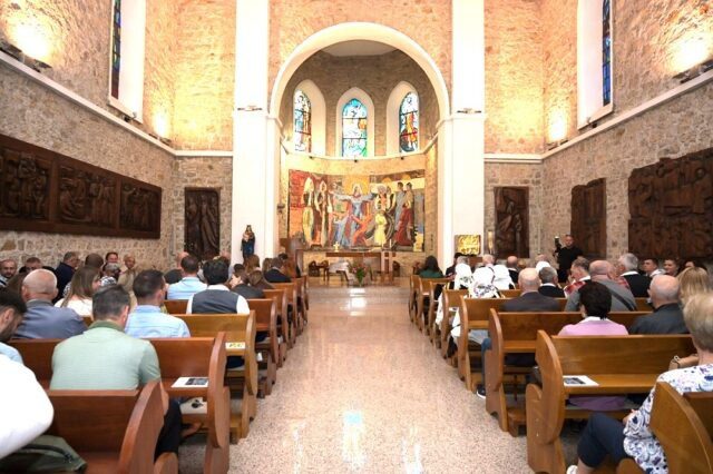 20470-Breske-15-of-138-scaled-2-640x42