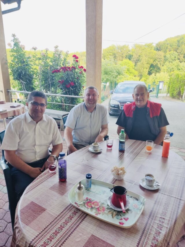 IMG-77aa802021dea280937fff4f9207df91-V