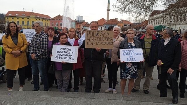 2203_protest_penzioneri-640x360