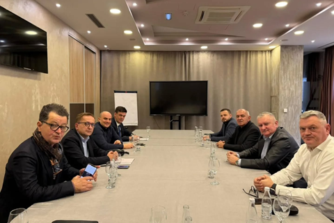 2ee27dc1-f367-4932-b50e-a7d66e0e4089