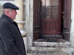 Zapaljena vrata na crkvi u Novom Sadu: ‘Nedopustiv čin nasilja i vandalizma’