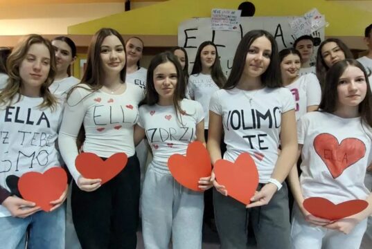 KŠC u Sarajevu emotivnim porukom pružio podršku Elli Jovanović: “Učionice su tiše, ali srca glasnija nego ikada”