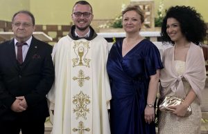 FOTO: Fra Robert Bašić proslavio mladu misu u župnoj crkvi svetog Ante Padovanskog u Busovači