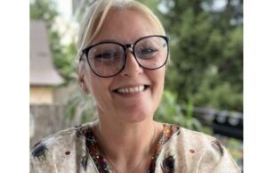 Tuzla: Izložba „Niti“ Nataše Šehović u povodu 30 godina Kaldrme